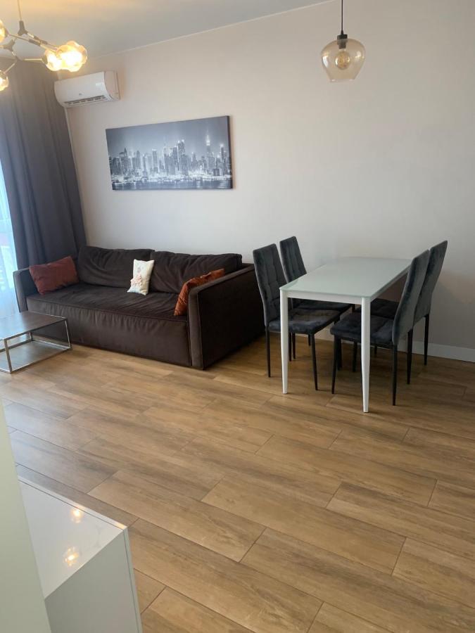 Nyvky Like Home - Fayna Town - Apt 398 Киев Екстериор снимка